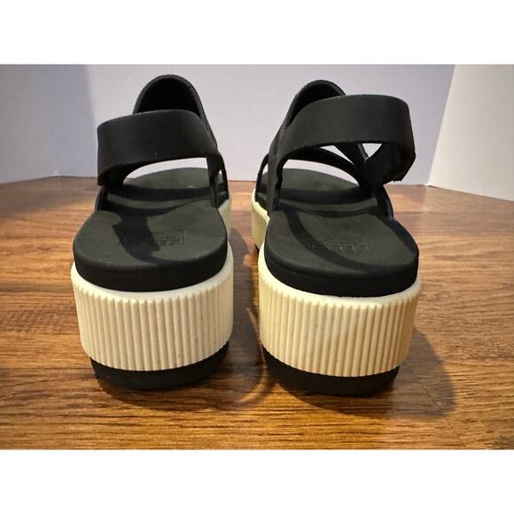 Reef Women's Water Vista Higher Platform Sandal – Black/Ivory Sz 7 – Waterproof - Picture 5 of 11